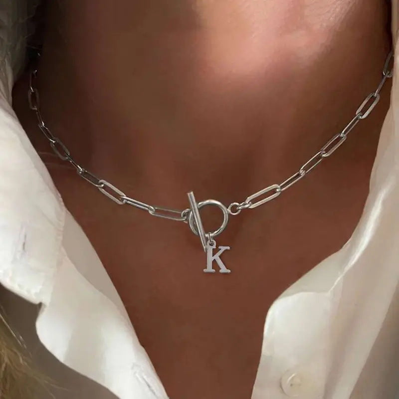 The Róis, Initial Halskæde